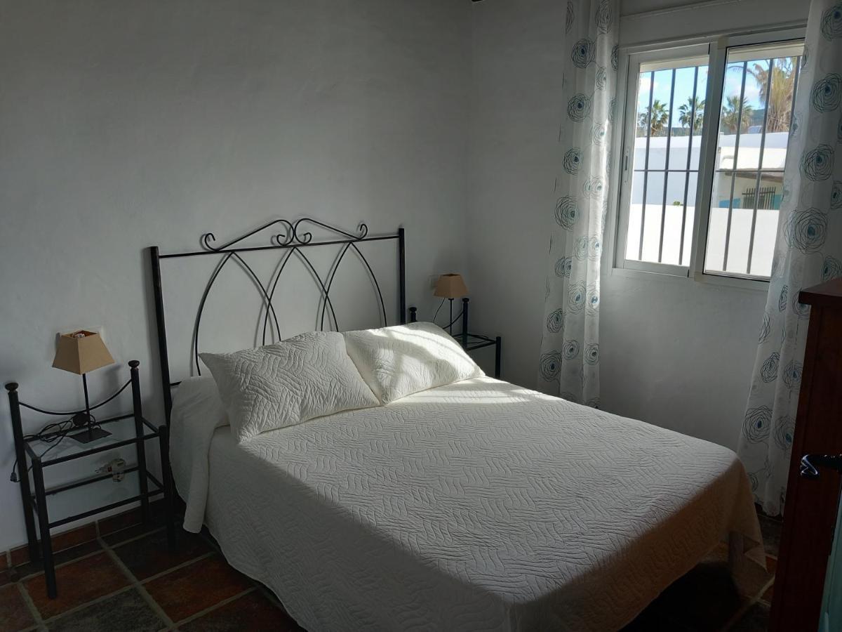 Apartamentos Cala Isabel Zahora Exteriör bild