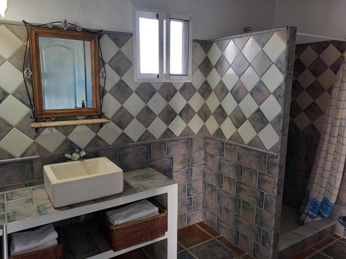 Apartamentos Cala Isabel Zahora Exteriör bild